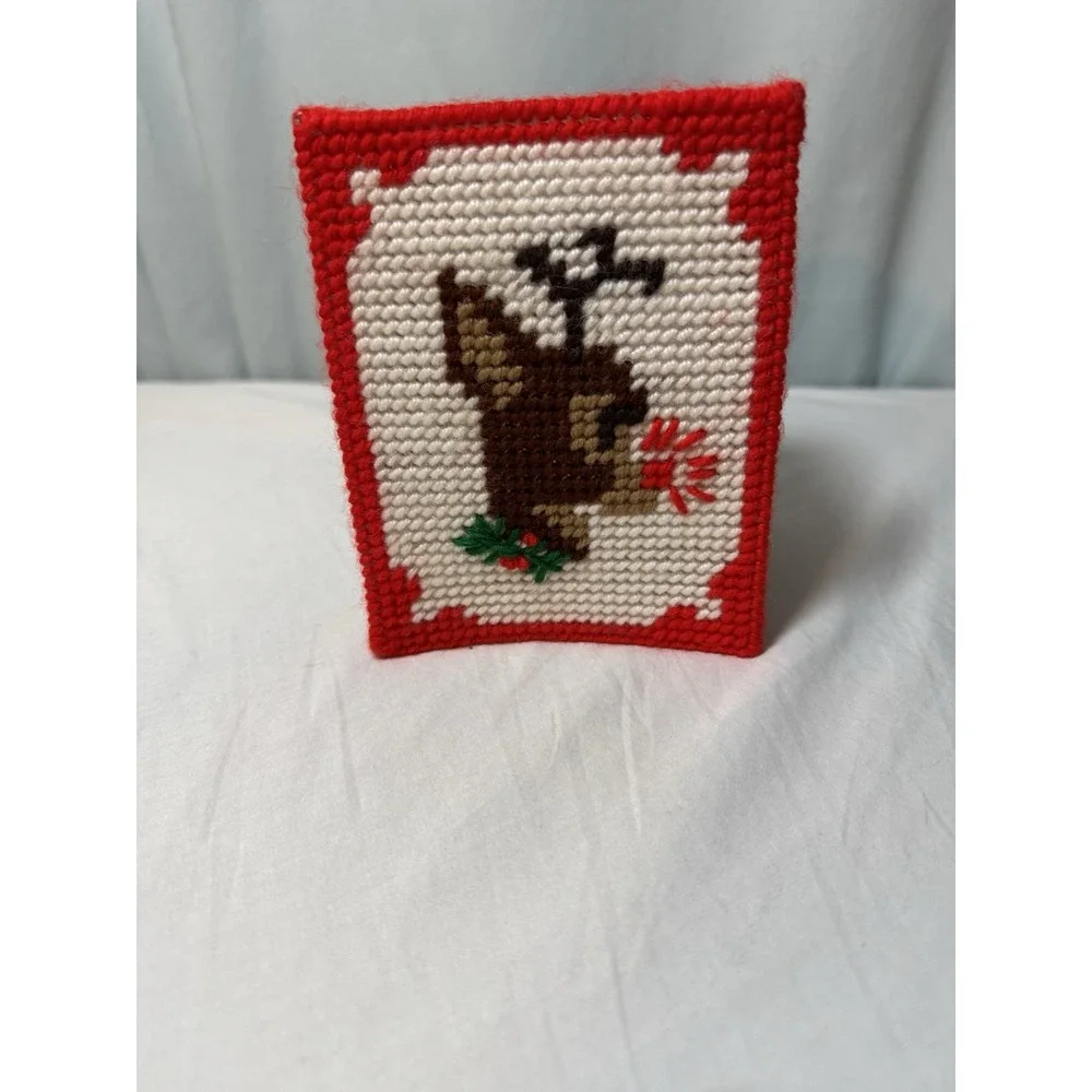 Vtg Deer Needlepoint Christmas Handmade Tissue Box Cover Plastic Canvas Rudolph